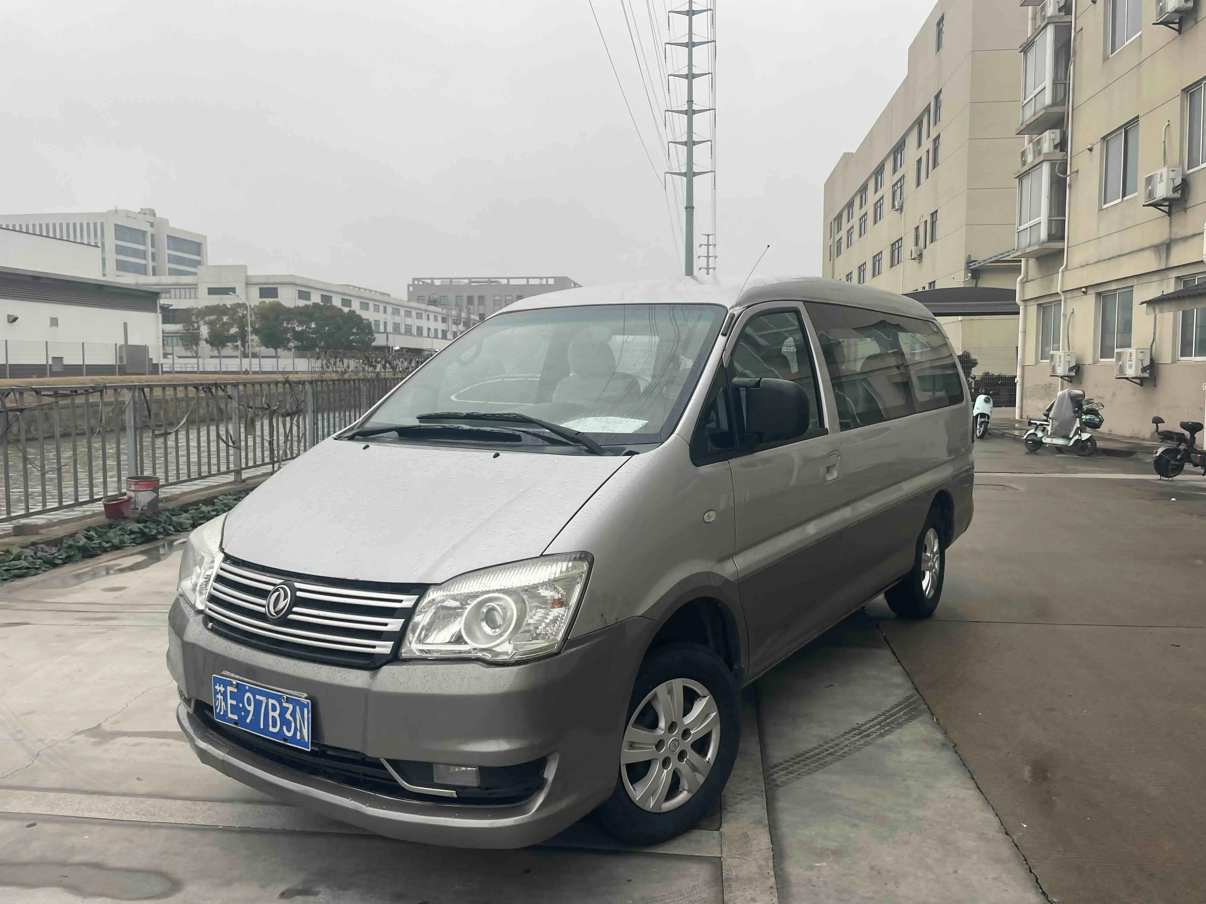 Forthing Lingzhi  из Китая