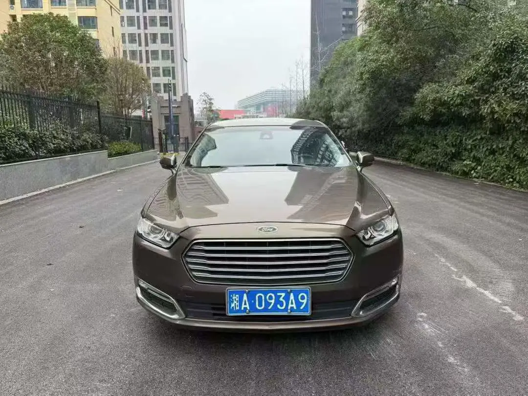 Ford Taurus  из Китая