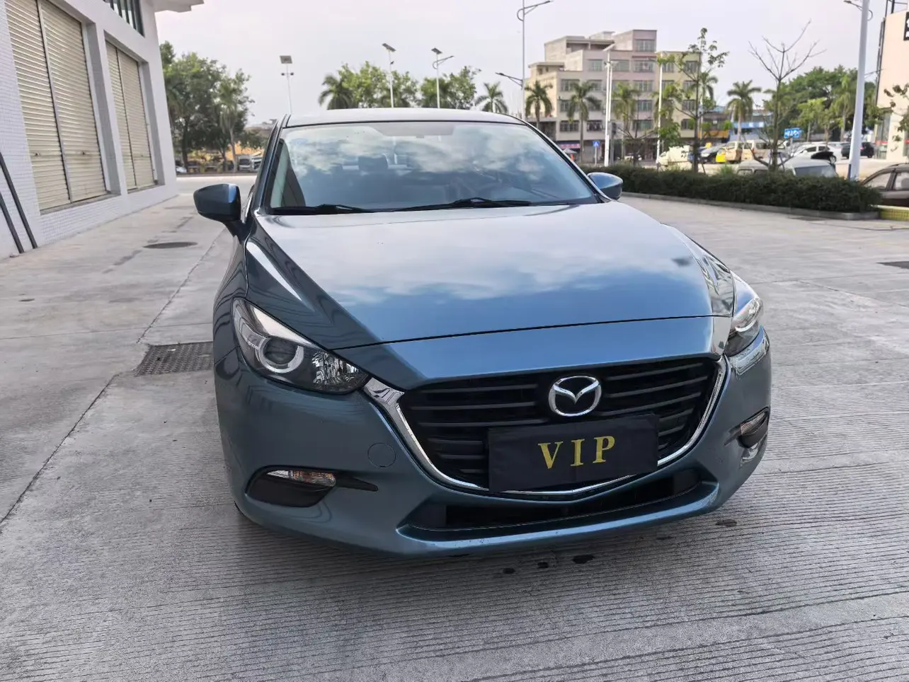 Mazda Axela (Mazda3)  из Китая