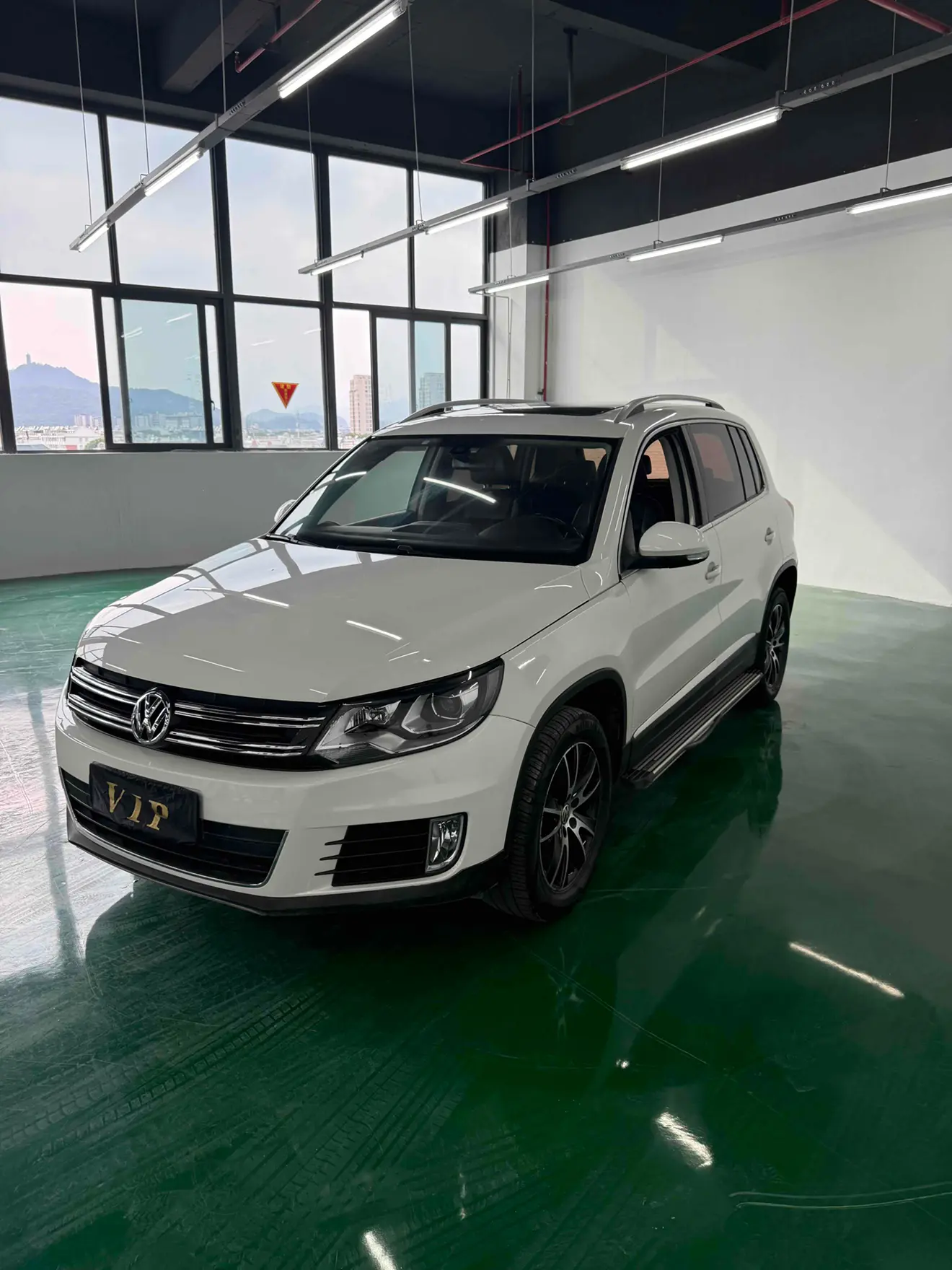 Volkswagen Tiguan  из Китая