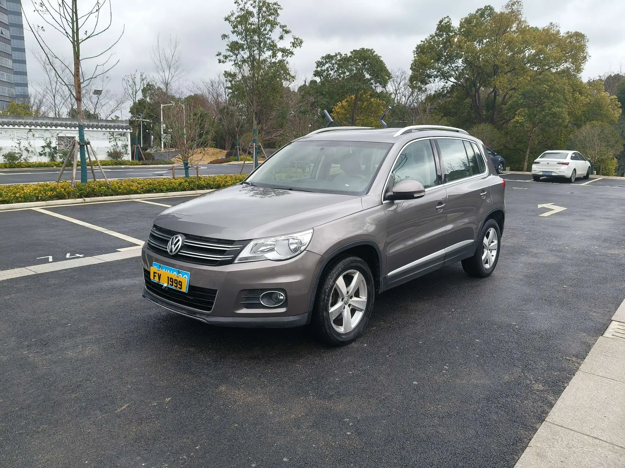 Volkswagen Tiguan  из Китая