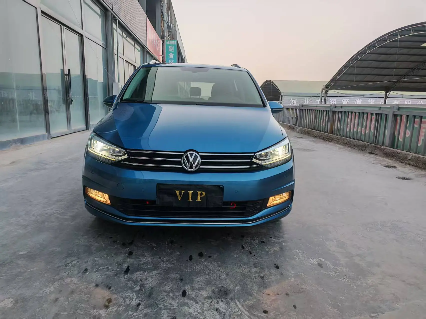 Volkswagen Touran L  из Китая