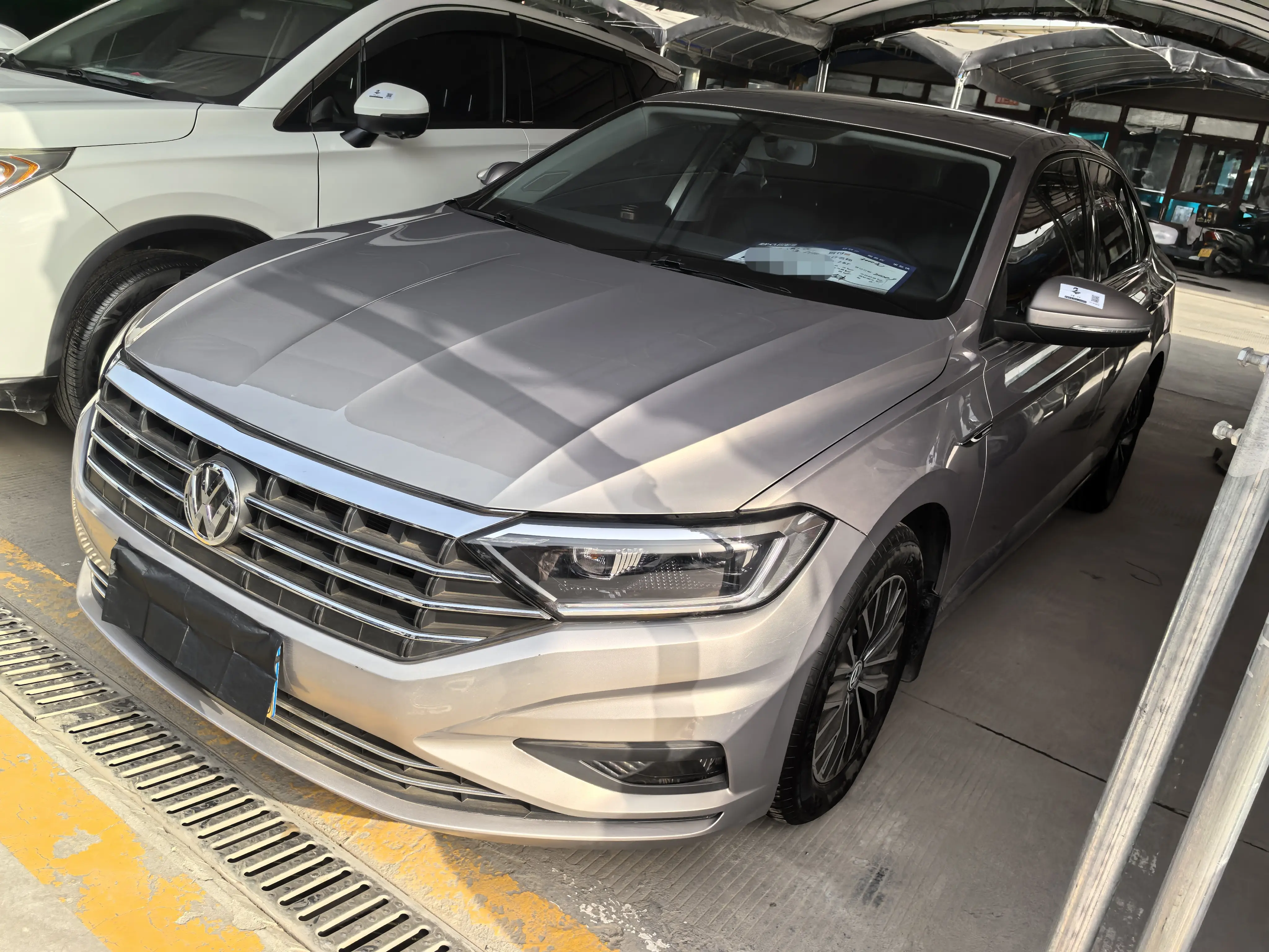 Volkswagen Sagitar  из Китая