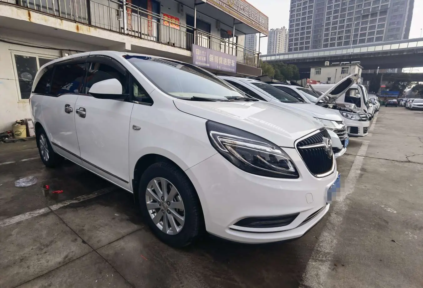 Buick GL8  из Китая