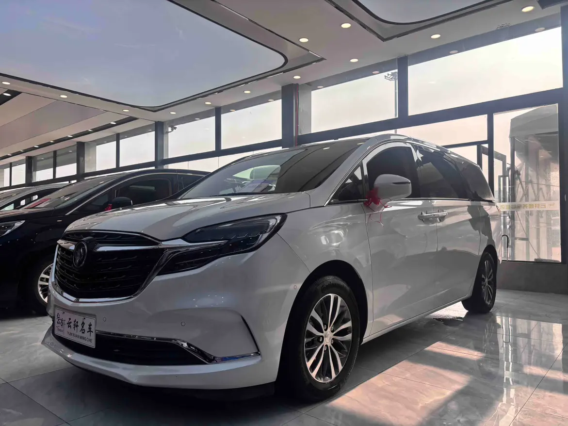 Buick GL8  из Китая