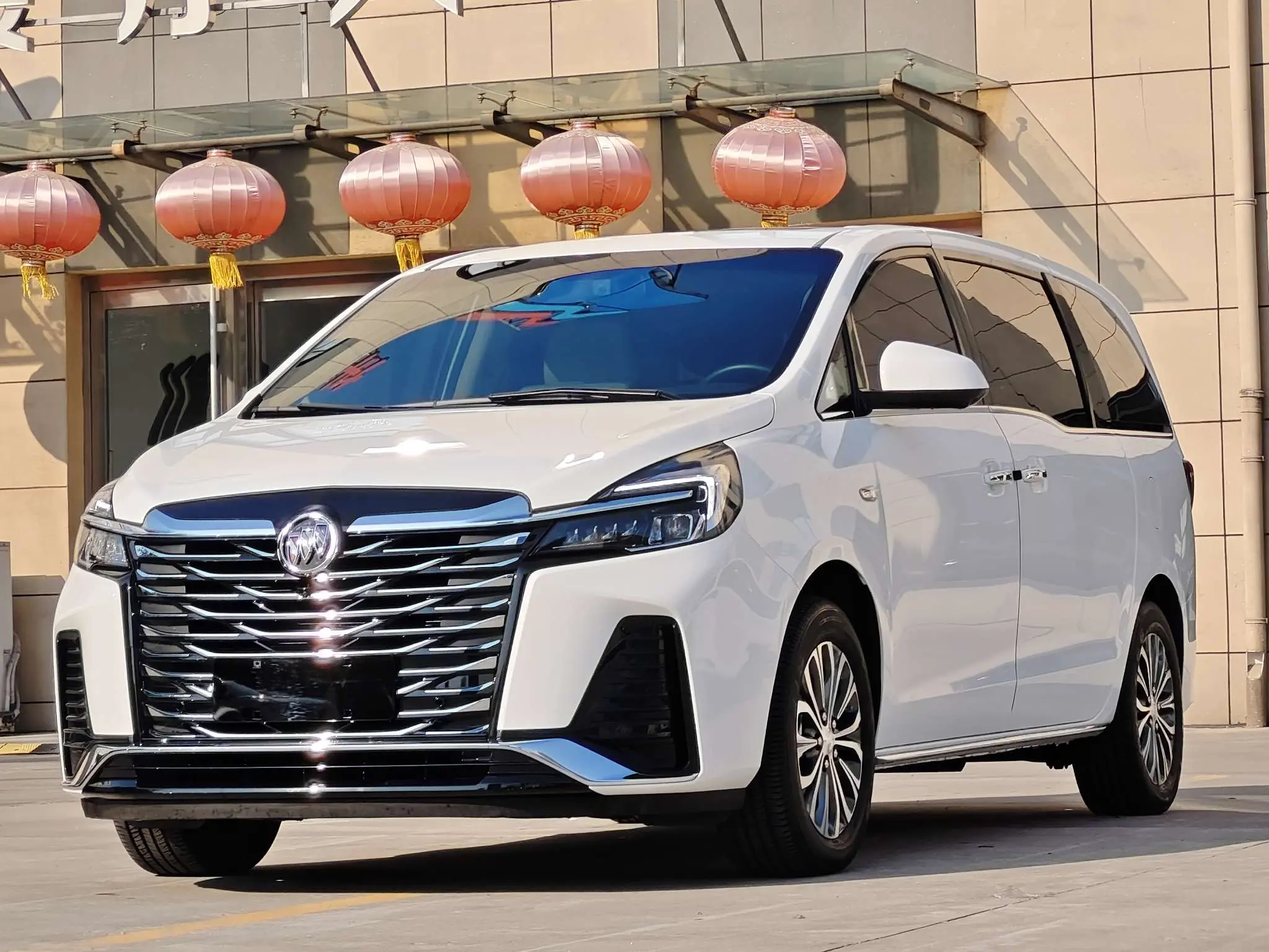 Buick GL8  из Китая