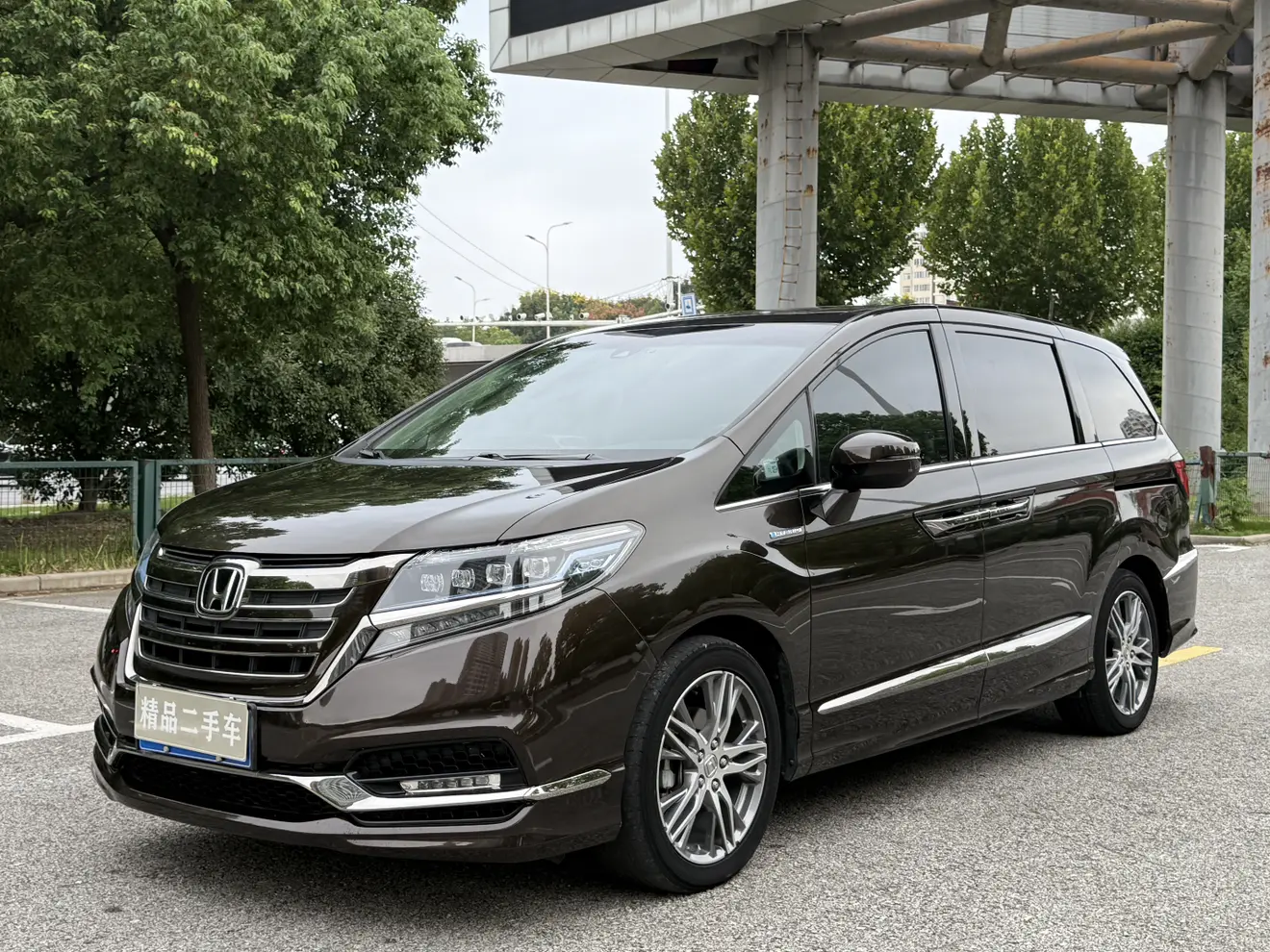 Honda Elysion (Alison)  из Китая