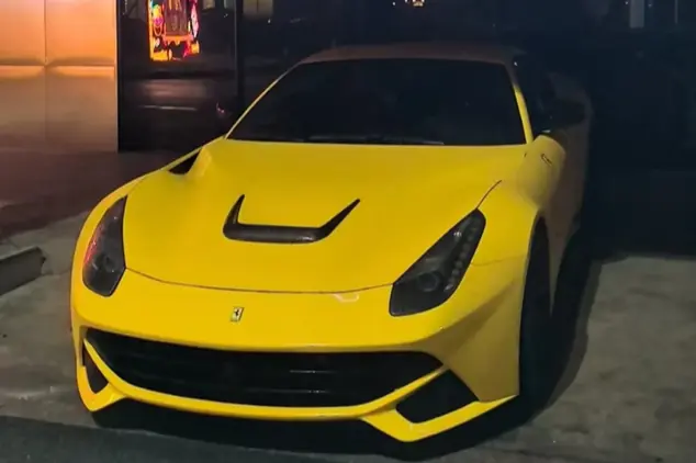 Ferrari F12berlinetta  из Китая