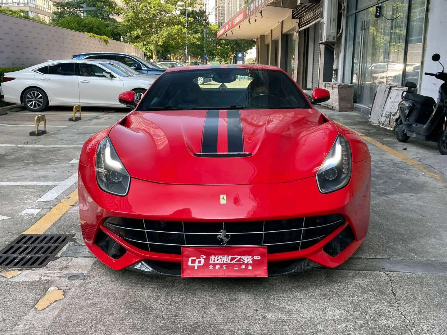 Ferrari F12berlinetta  из Китая