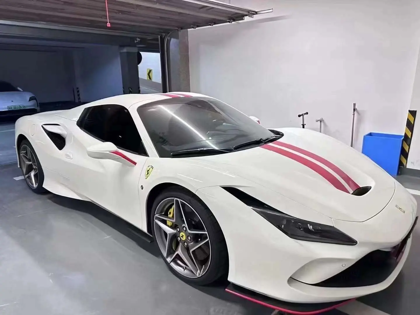 Ferrari F8  из Китая