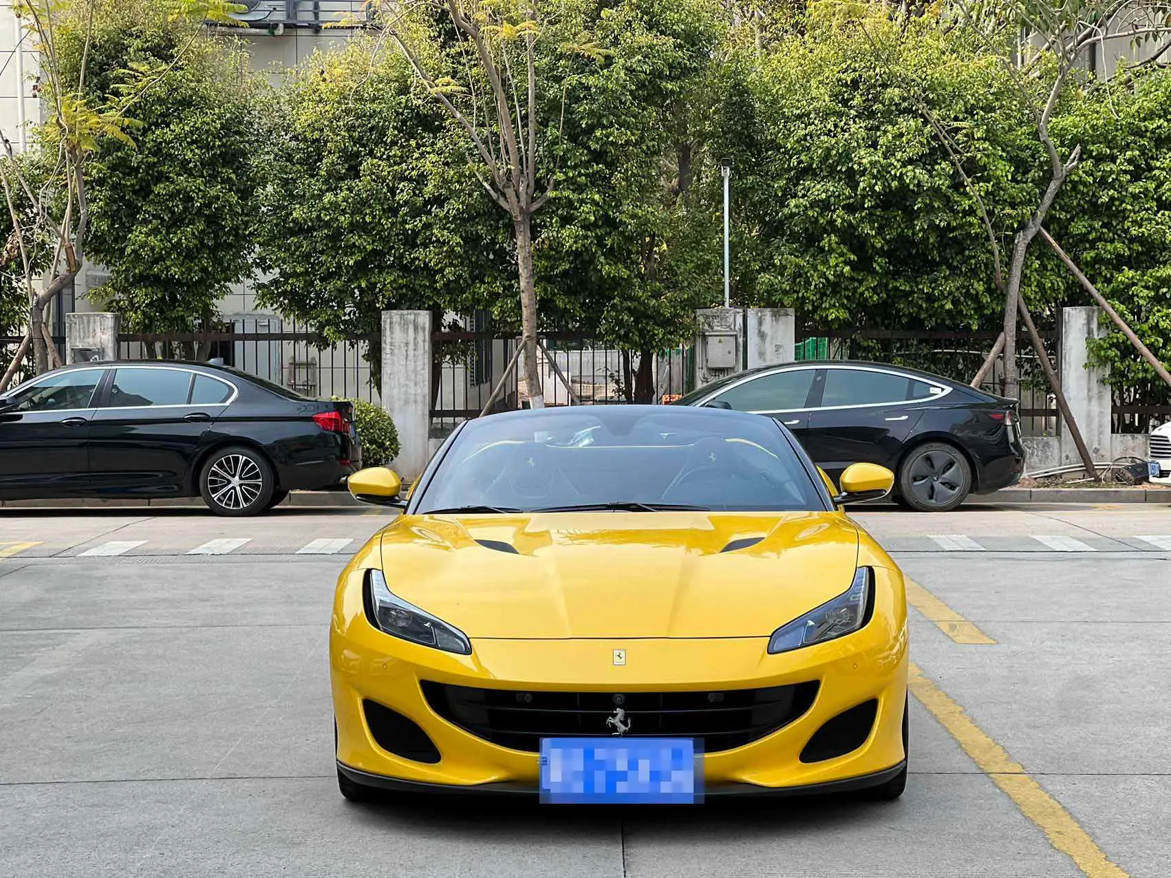 Ferrari Portofino  из Китая