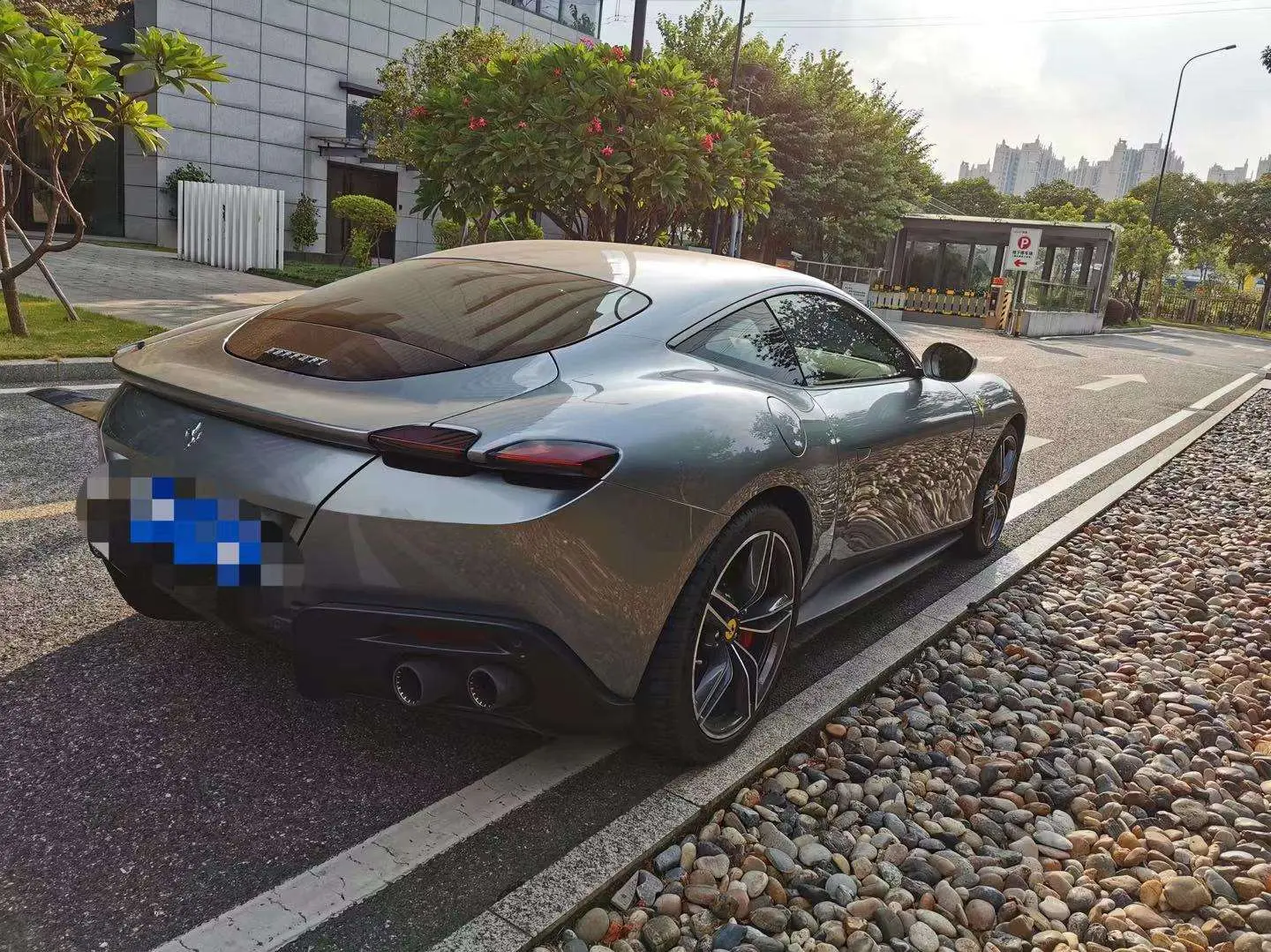 Ferrari Roma  из Китая