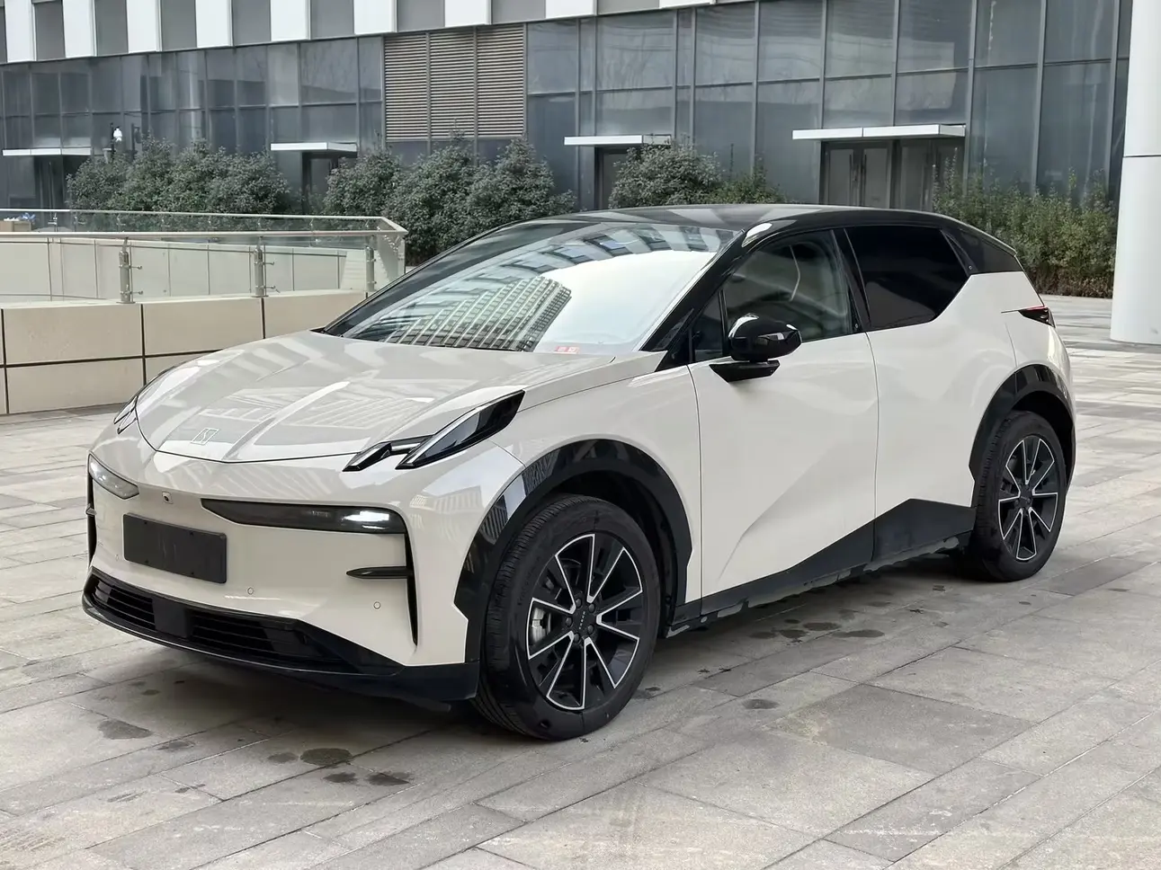 ZEEKR X  из Китая