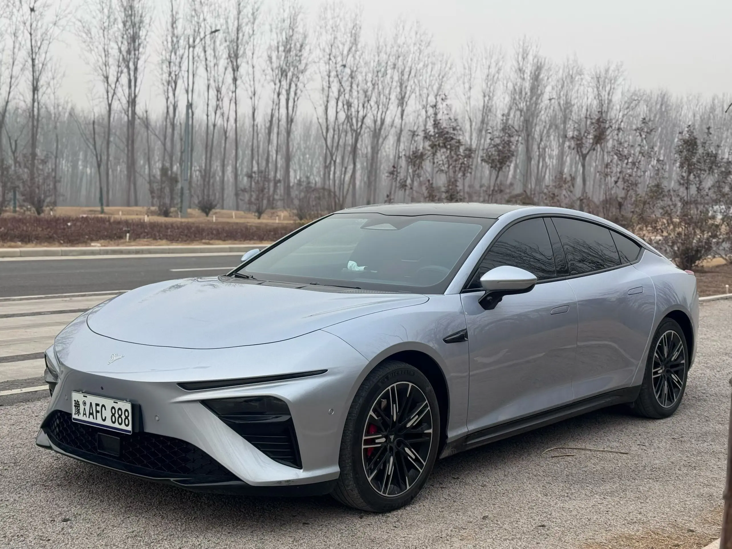 NETA Nezha S  из Китая