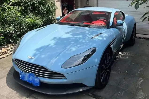 Aston Martin DB11  из Китая