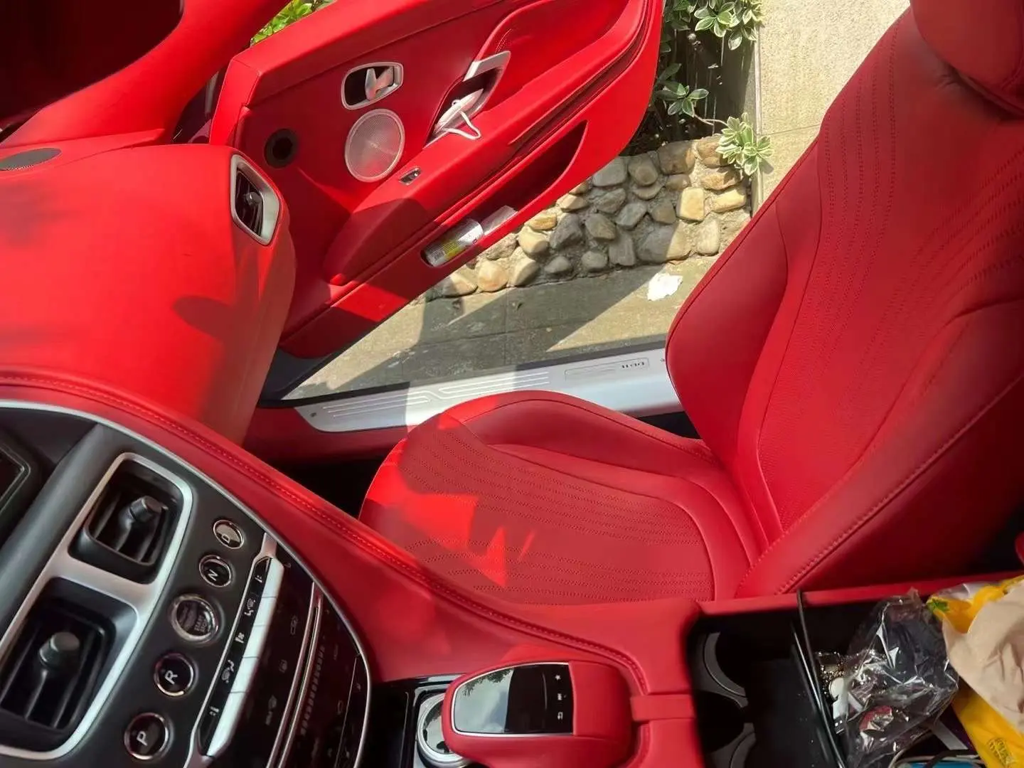 Aston Martin DB11  из Китая