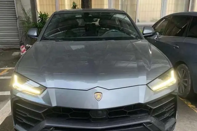 Lamborghini Urus  из Китая