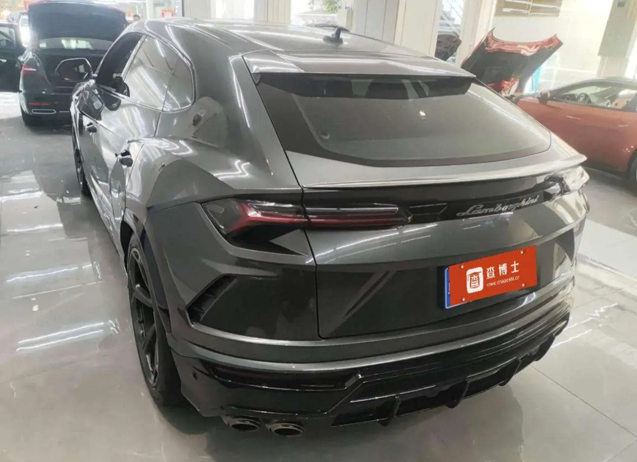 Lamborghini Urus  из Китая