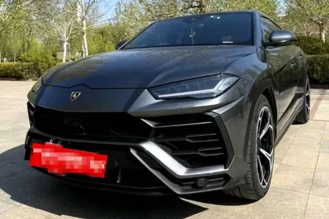 Lamborghini Urus  из Китая
