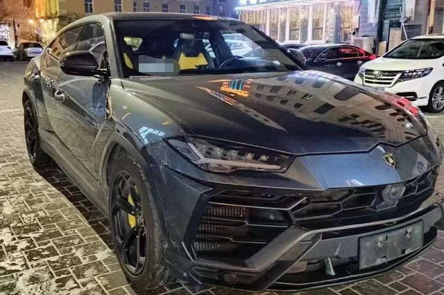 Lamborghini Urus  из Китая