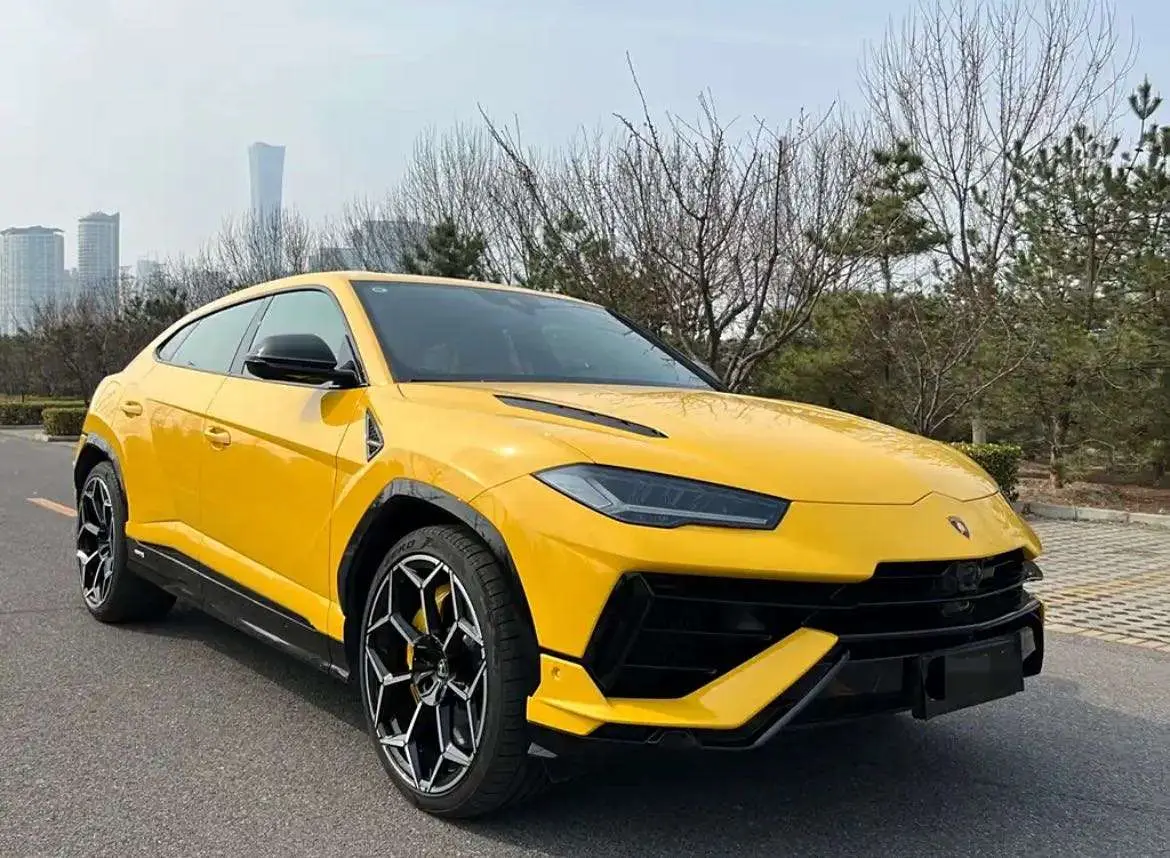 Lamborghini Urus  из Китая