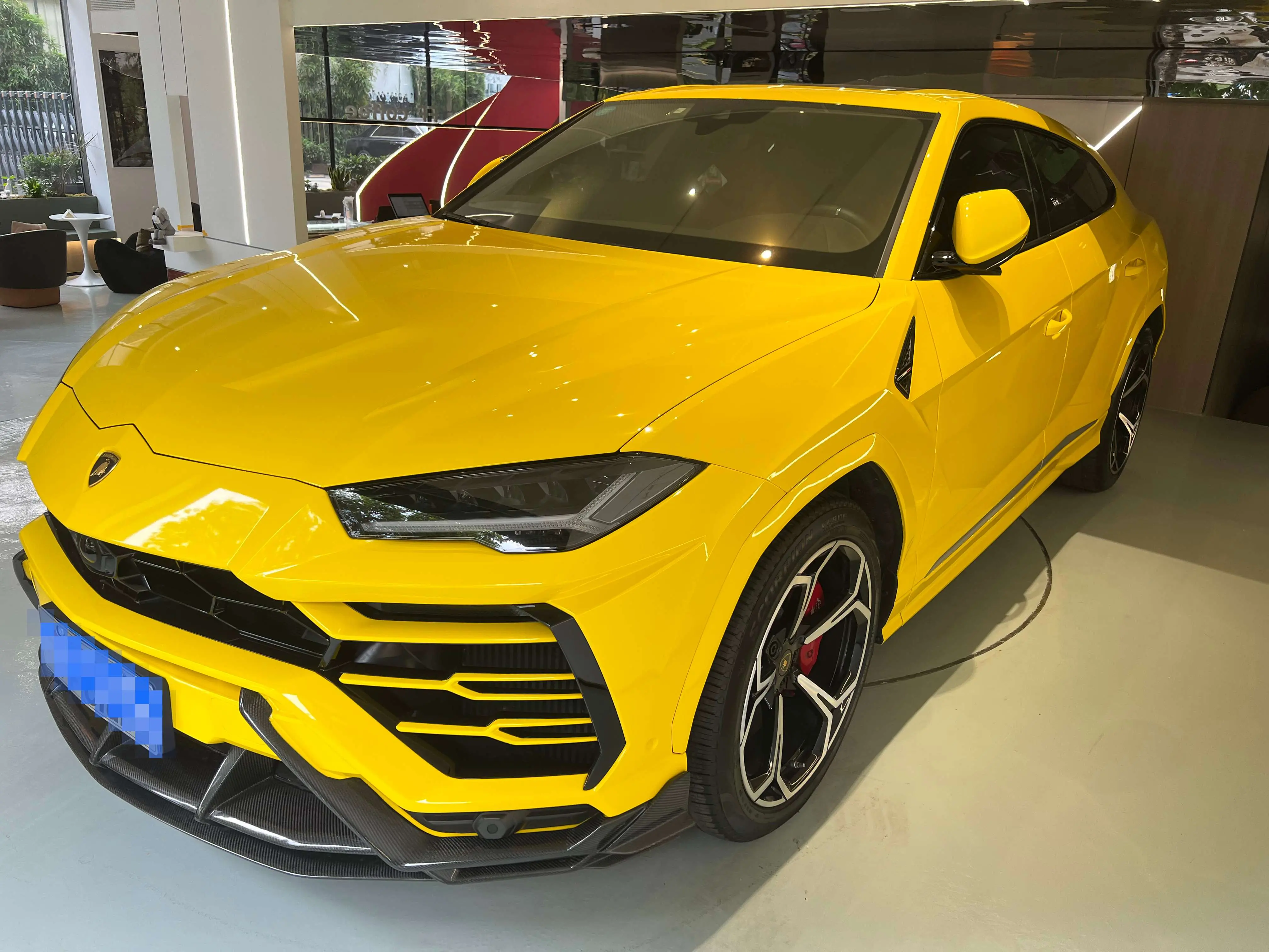 Lamborghini Urus  из Китая