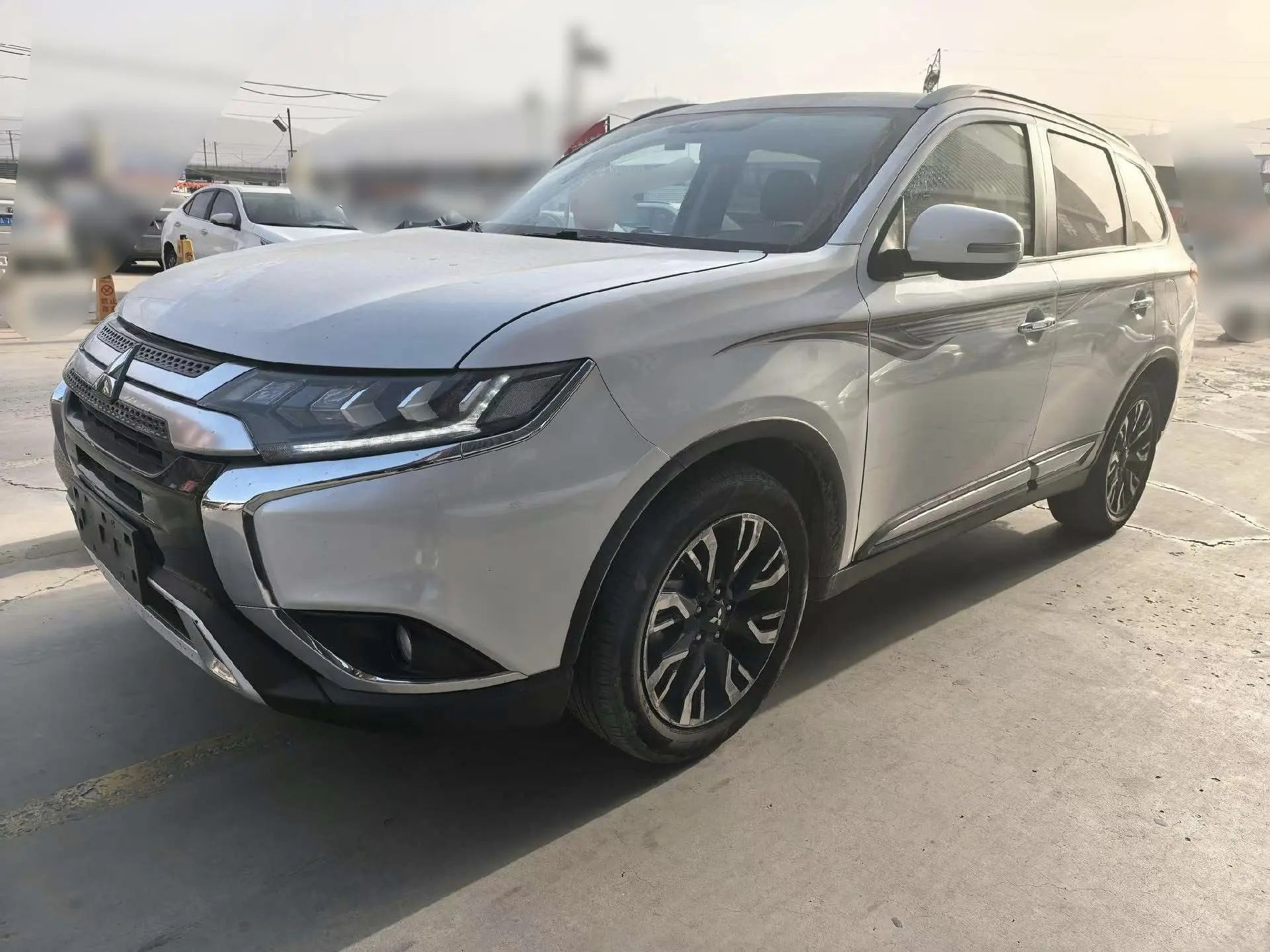 Mitsubishi Outlander  из Китая