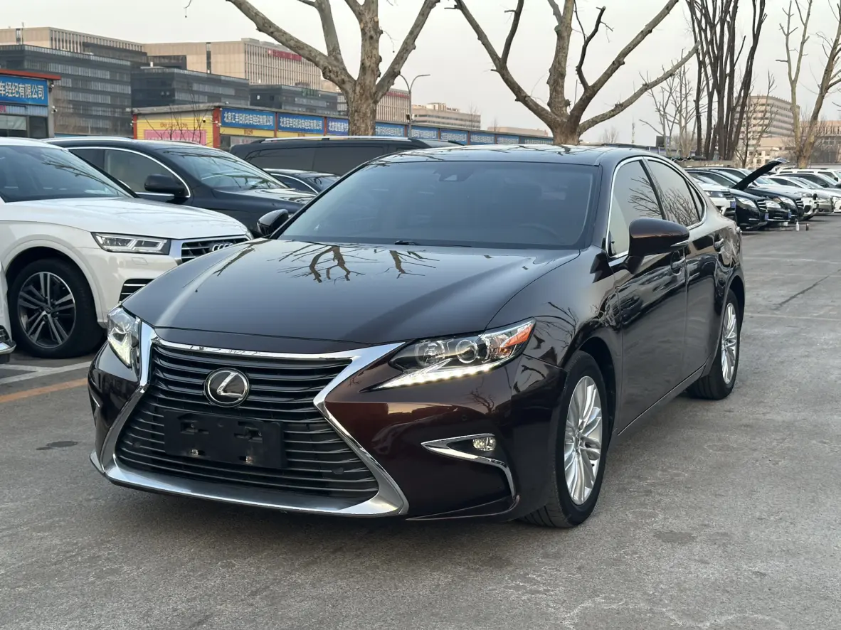 Lexus ES  из Китая