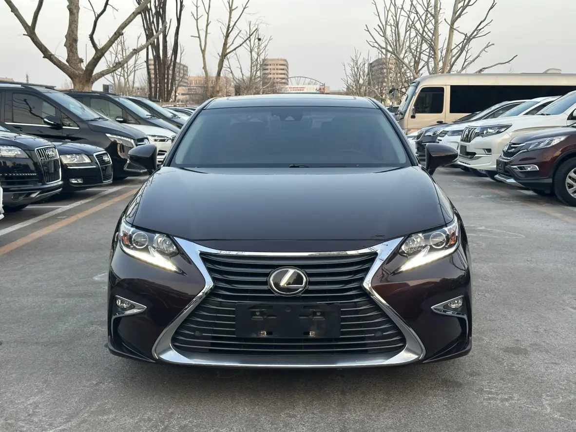 Lexus ES  из Китая