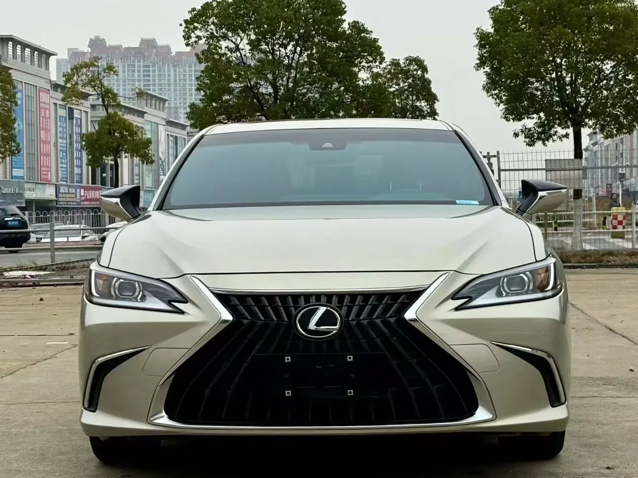 Lexus ES