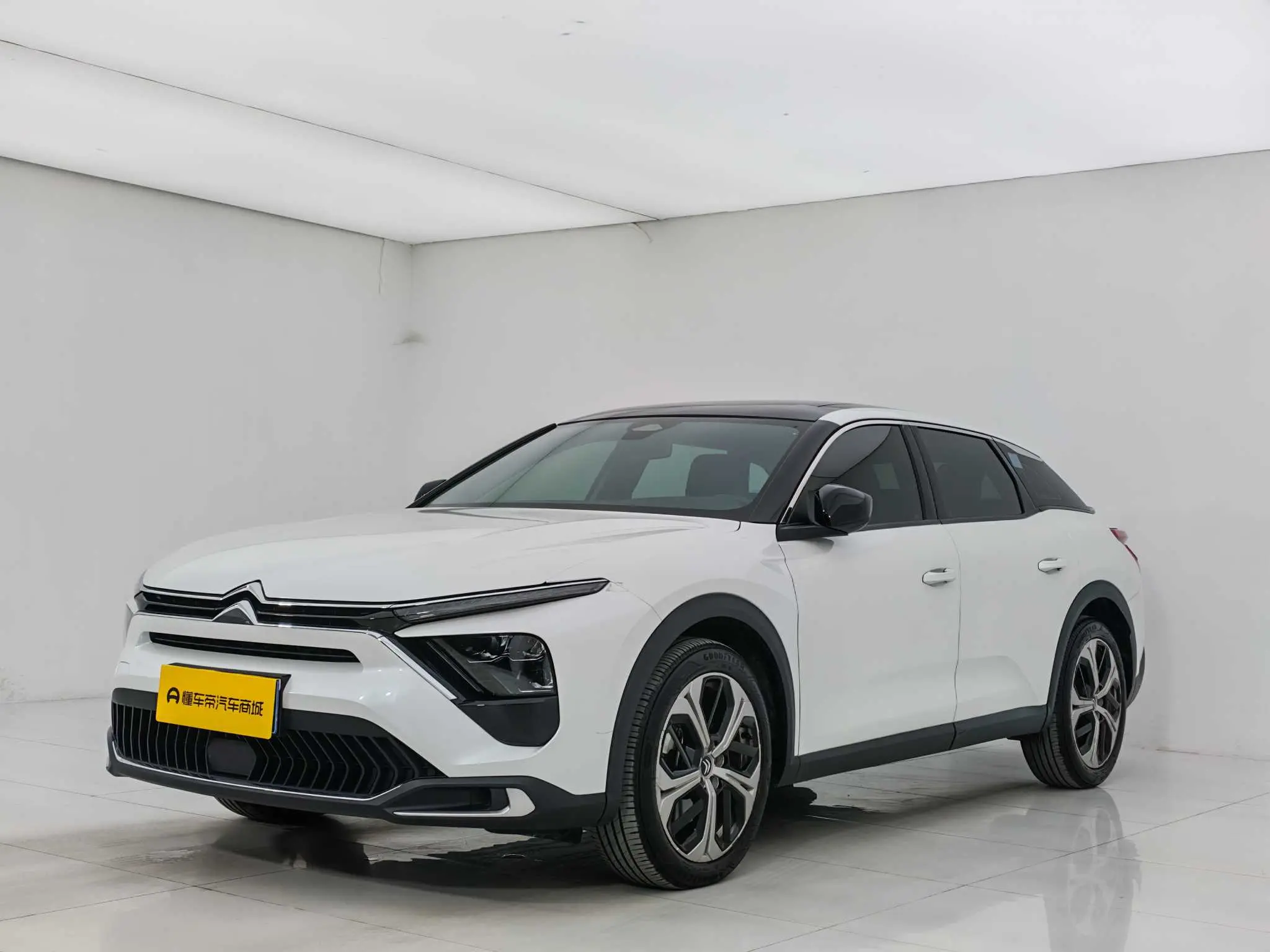 Citroën Versailles C5 X  из Китая