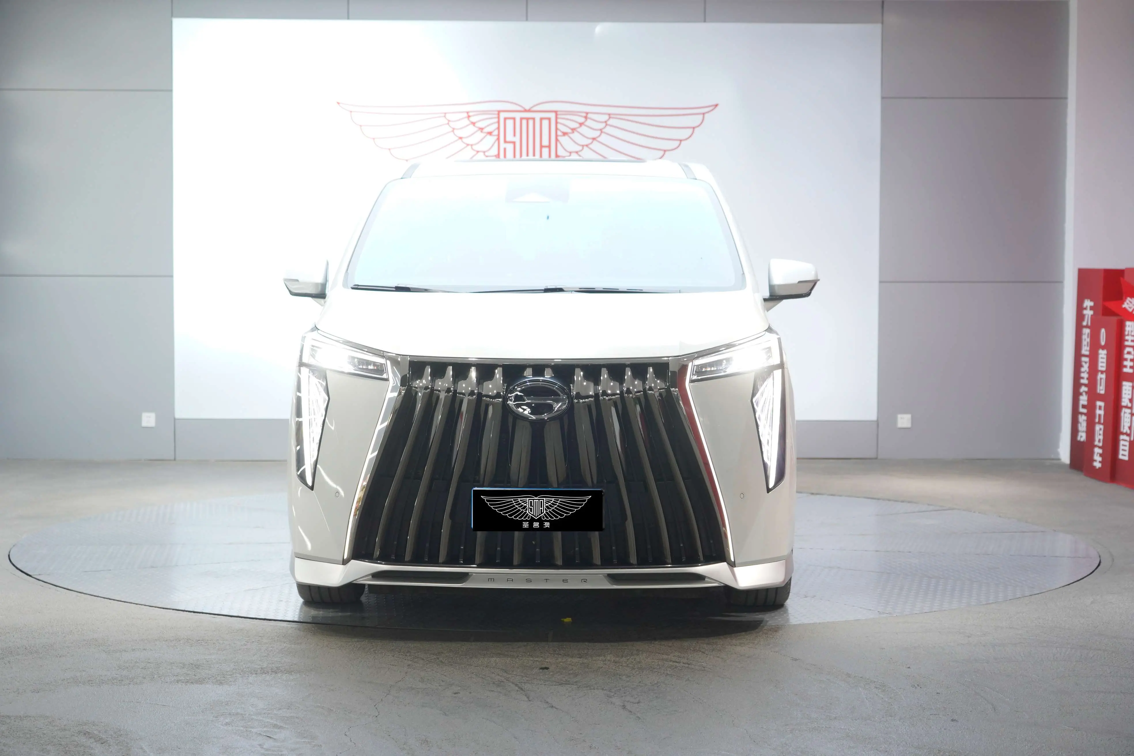 GAC Trumpchi M8  из Китая