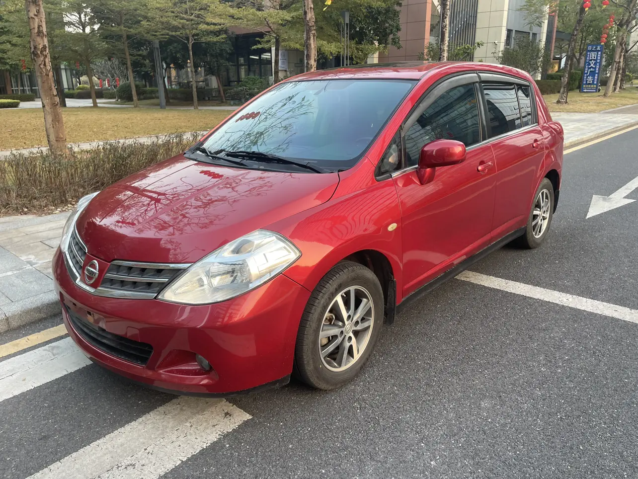 Nissan Tiida  из Китая