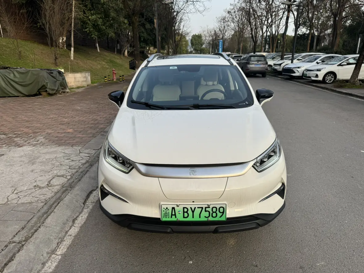 BYD Yuan Pro  из Китая