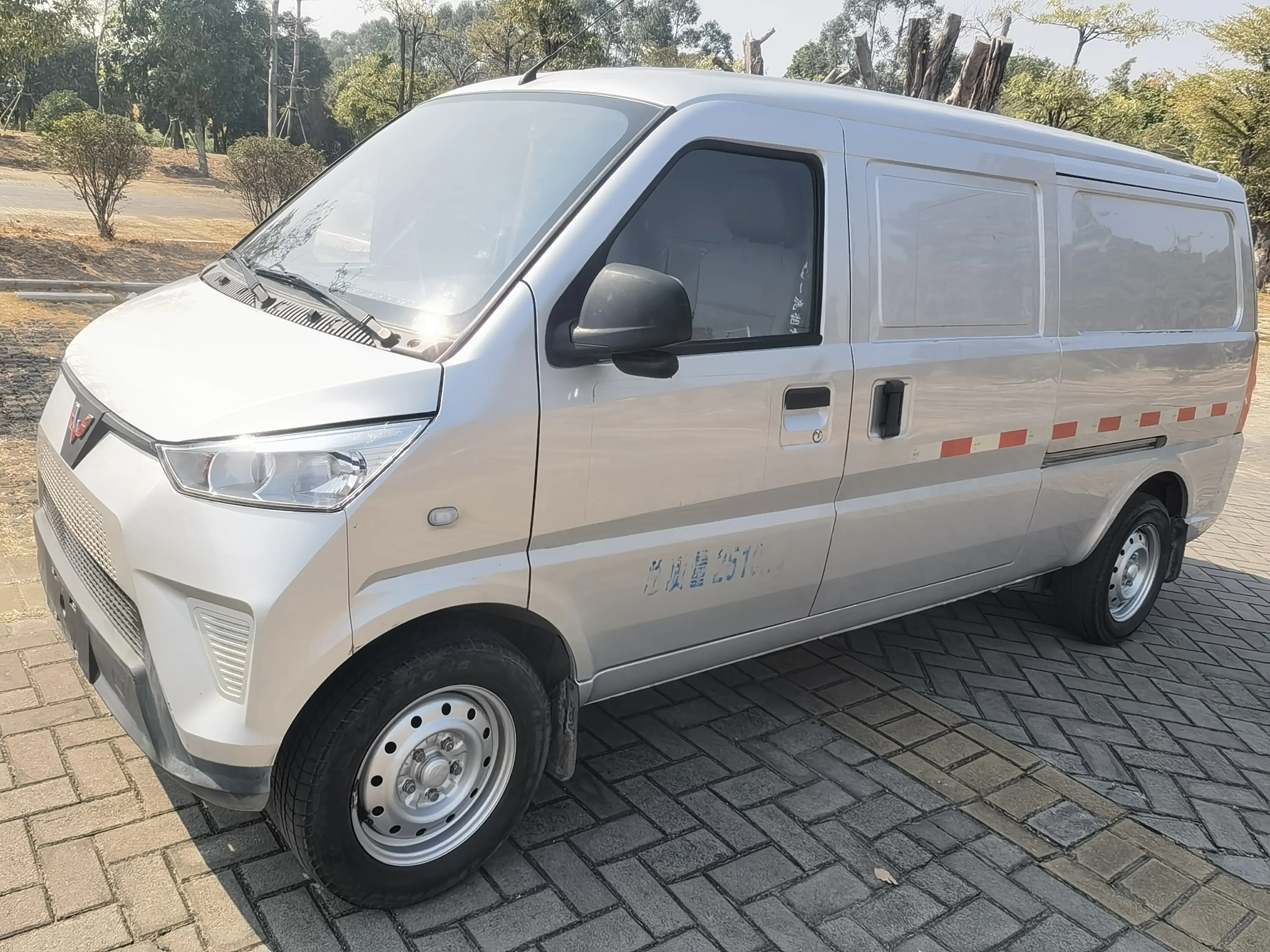 Wuling EV50  из Китая