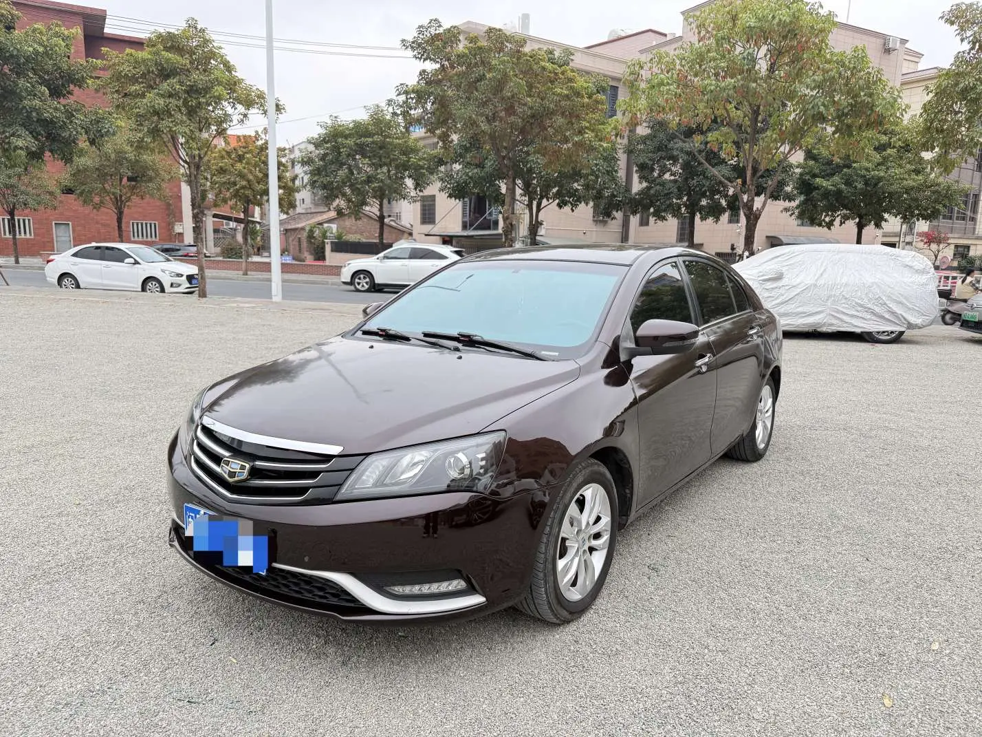 Geely Emgrand  из Китая