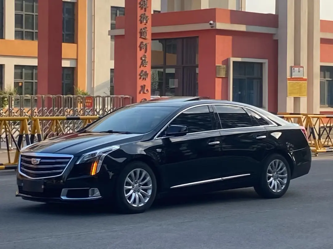 Cadillac XTS  из Китая