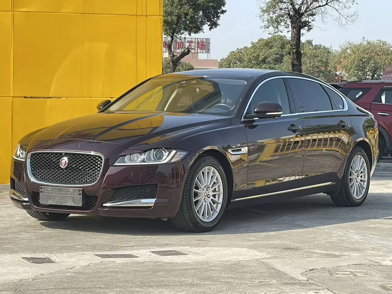 Jaguar XFL  из Китая