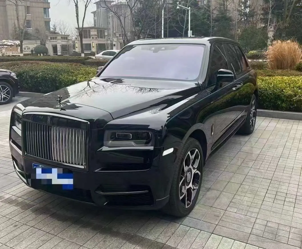 Rolls Royce Cullinan  из Китая