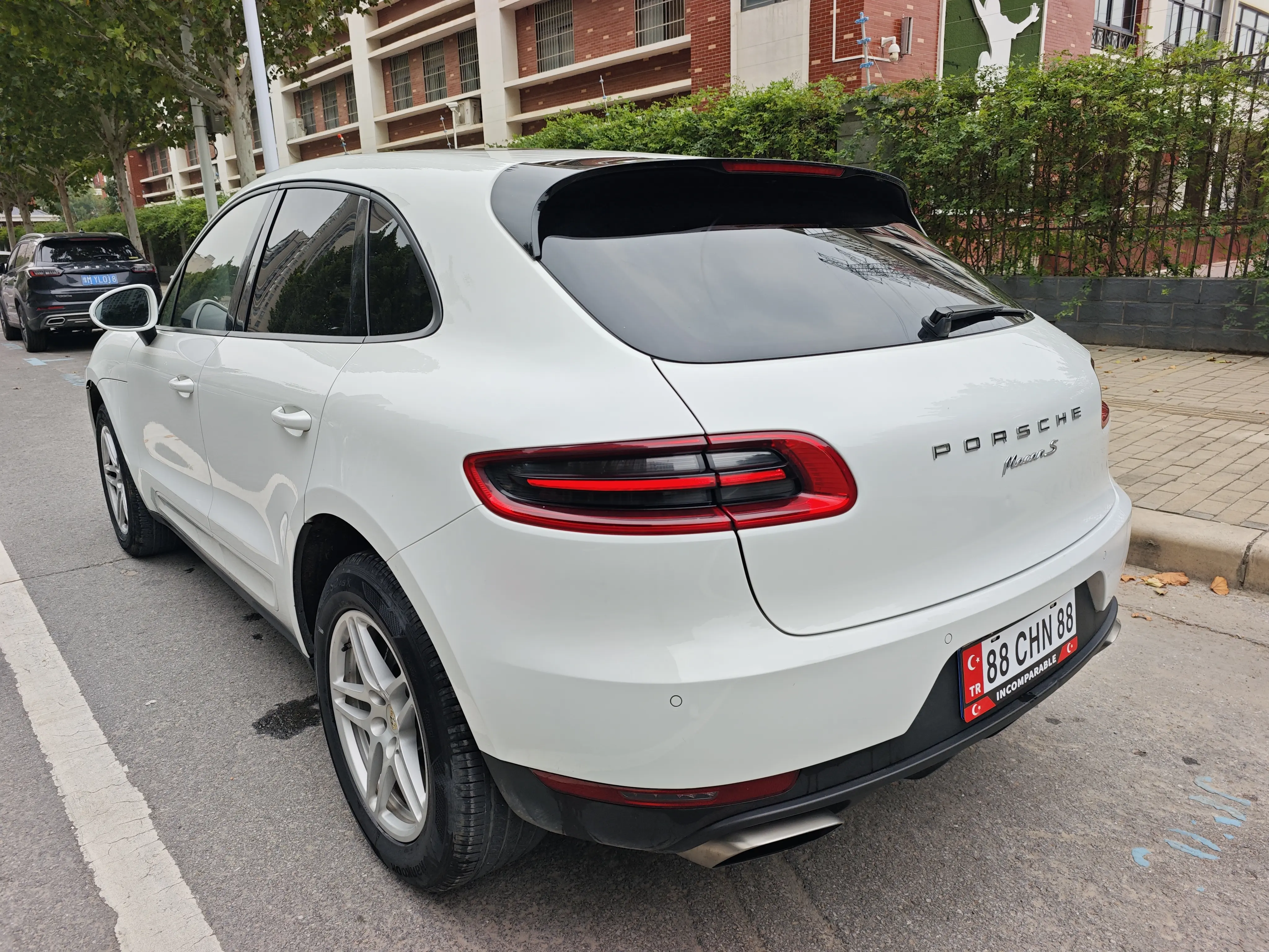 Porsche Macan  из Китая