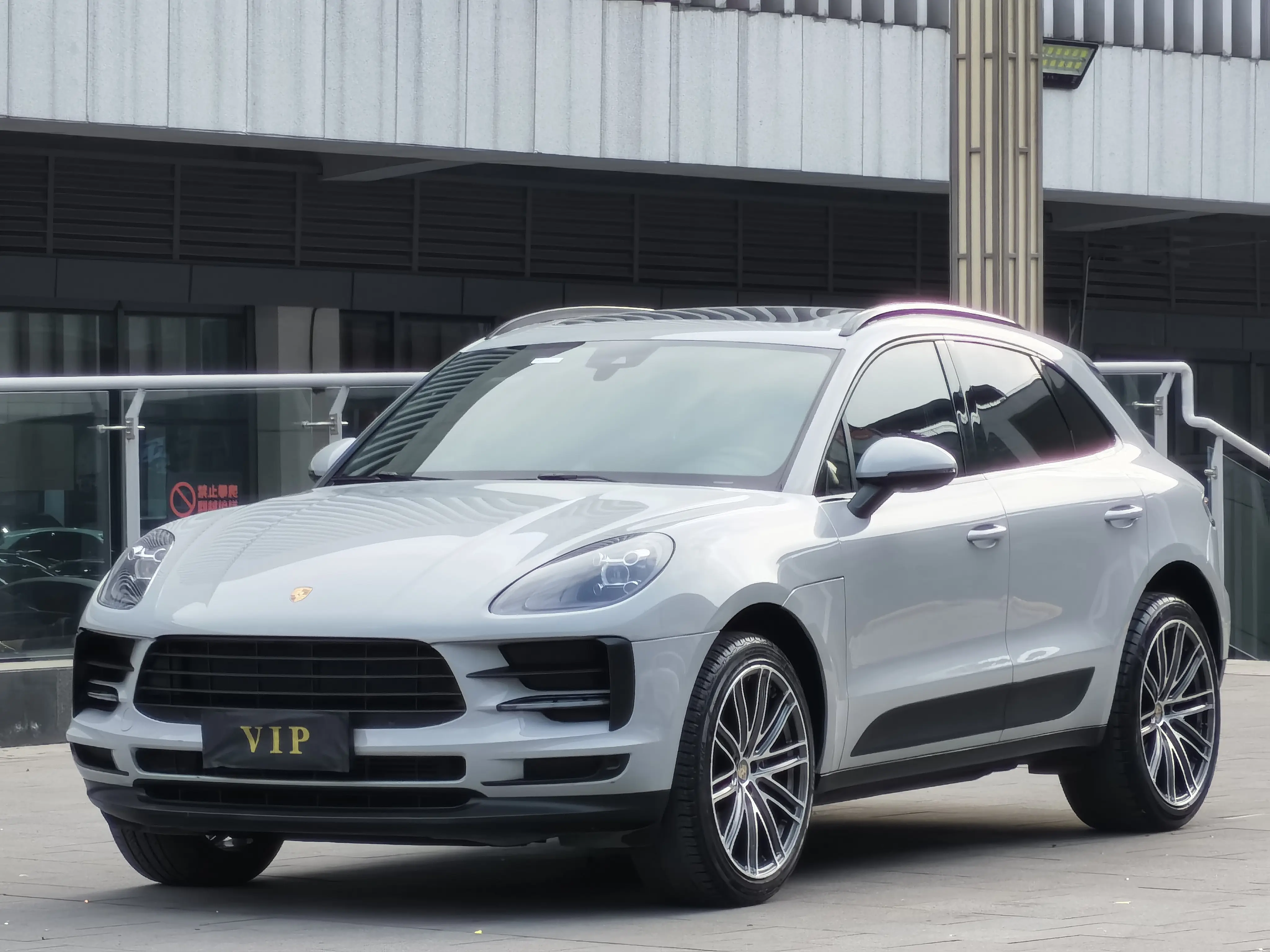 Porsche Macan  из Китая