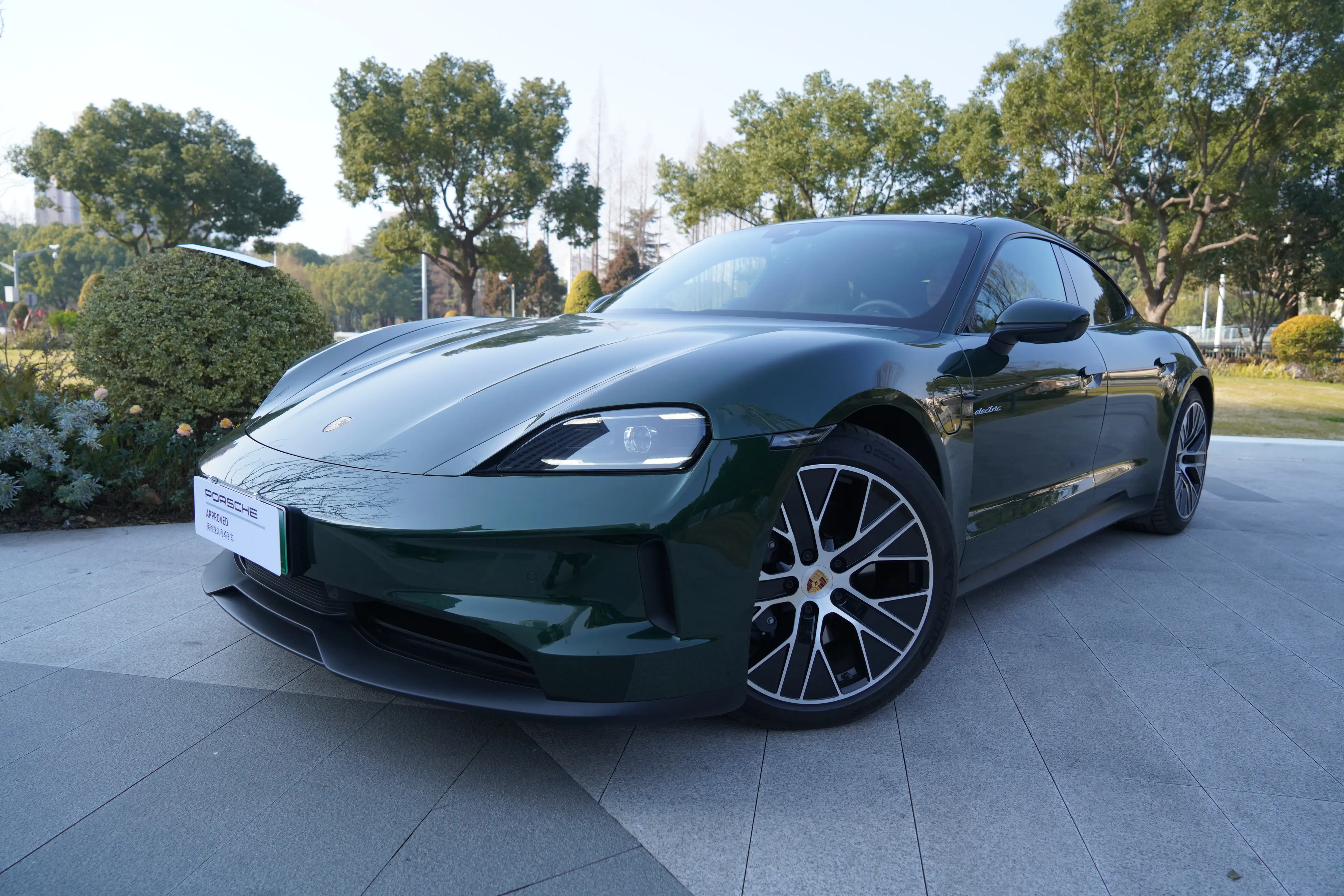 Porsche Taycan  из Китая