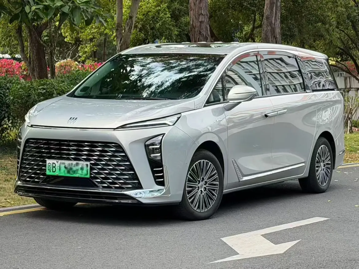 Buick GL8 PHEV  из Китая