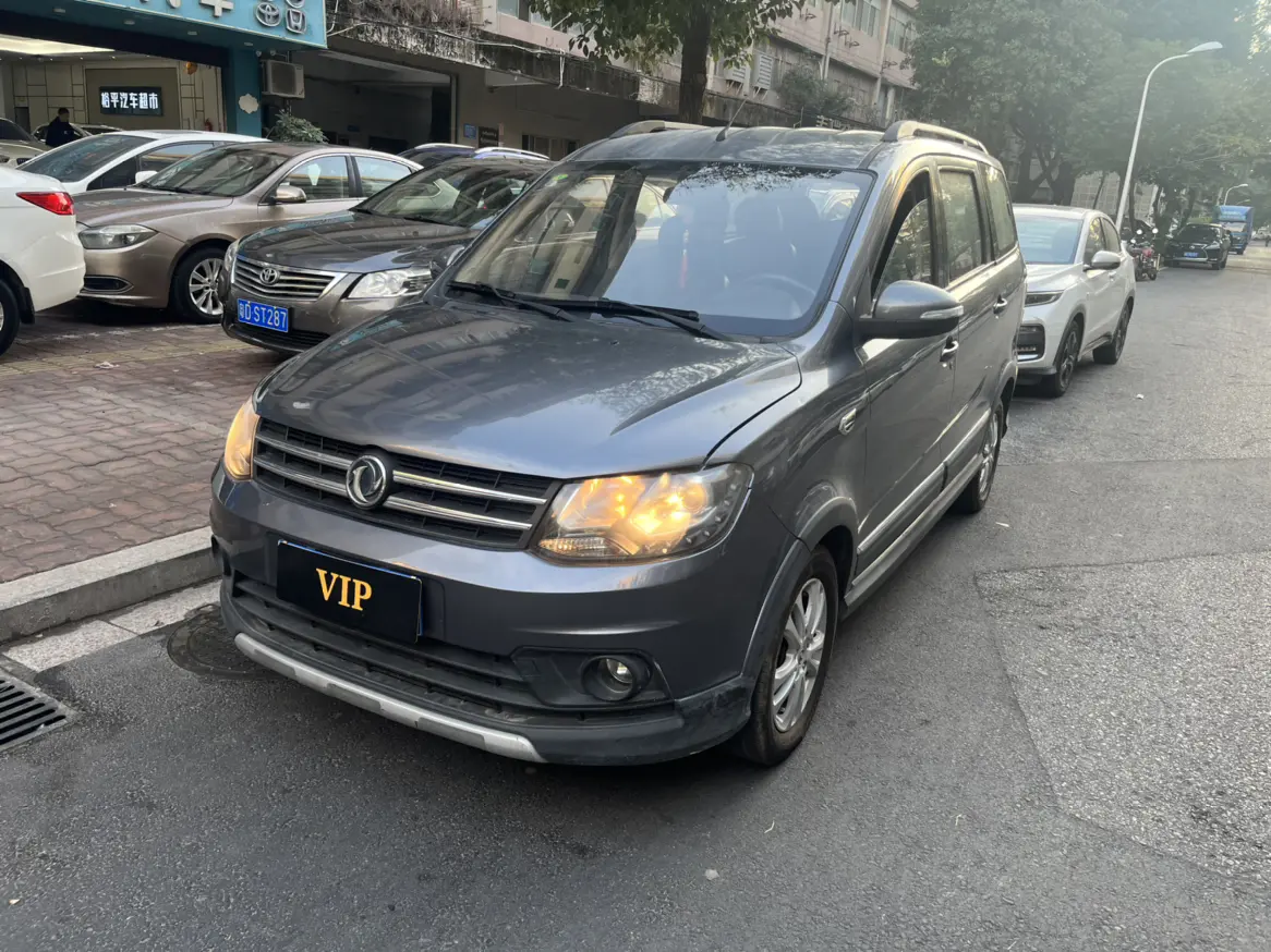 Dongfeng Fengon 360  из Китая