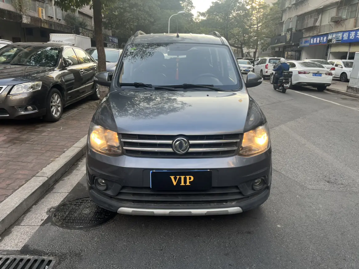 Dongfeng Fengon 360  из Китая