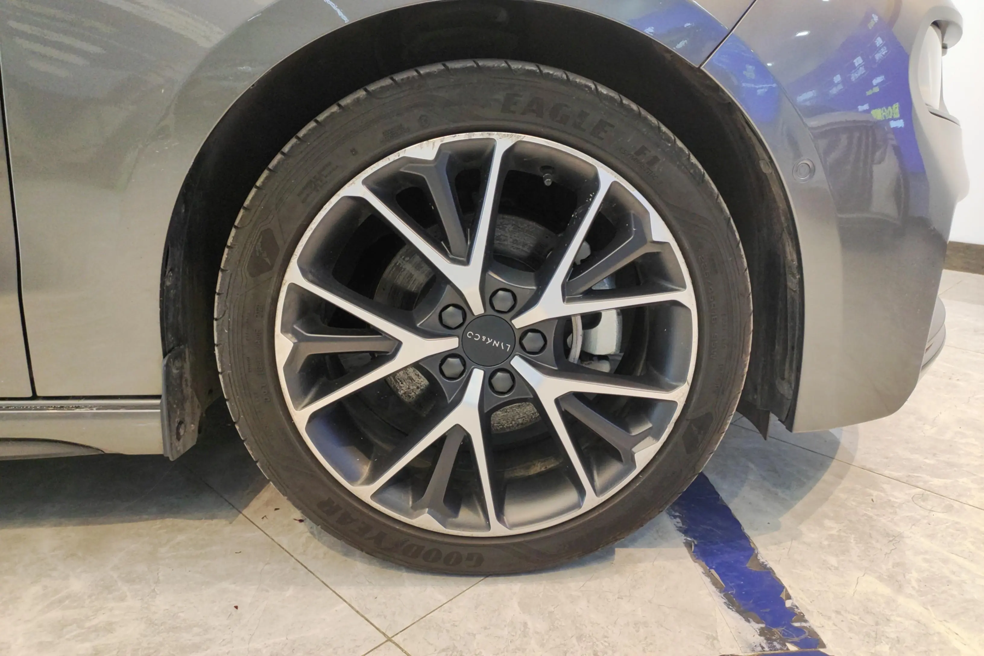 Lynk & Co 03