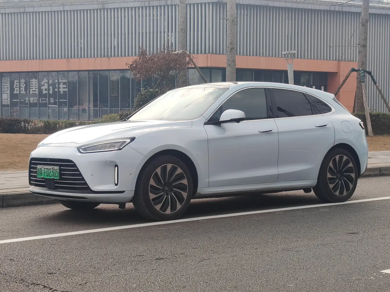 AITO M5 (Wenjie M5)  из Китая