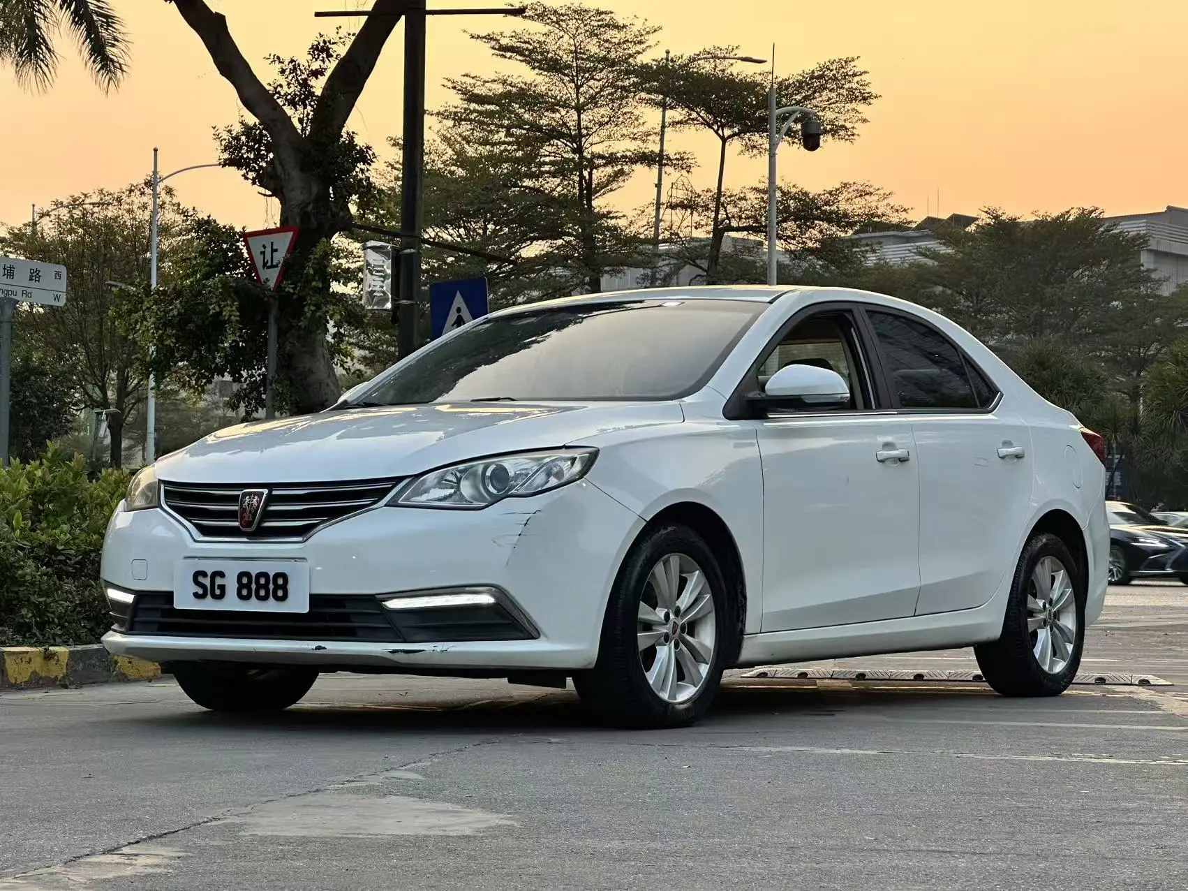 Roewe 360  из Китая