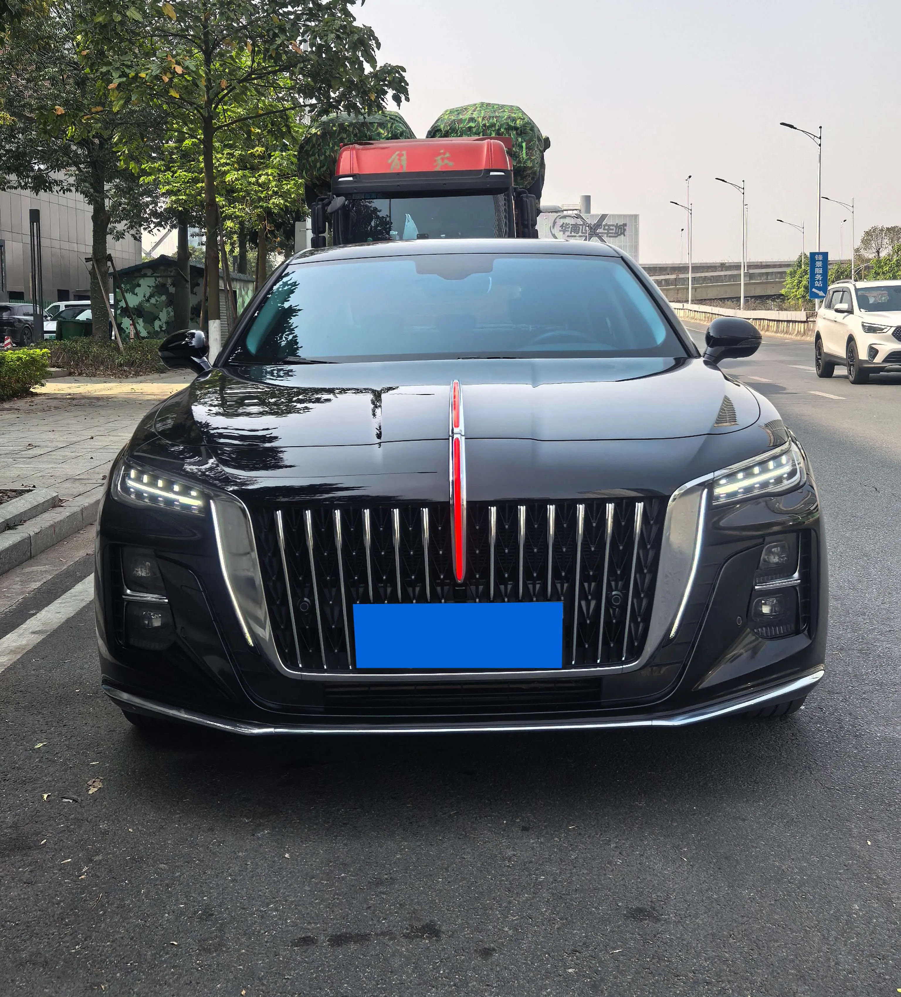 Hongqi H5  из Китая