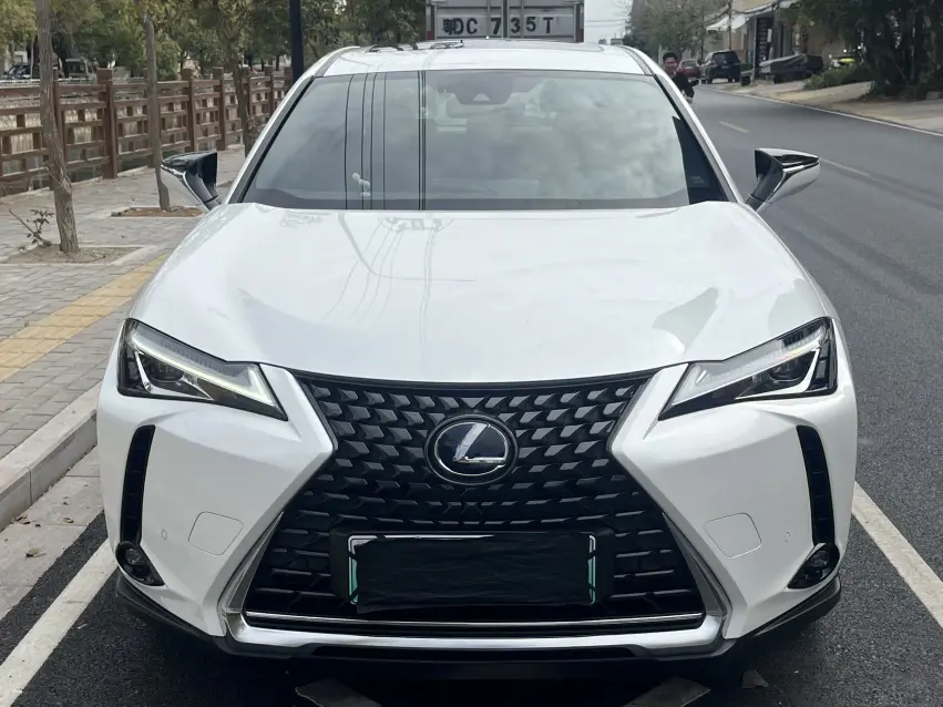 Lexus UX EV  из Китая